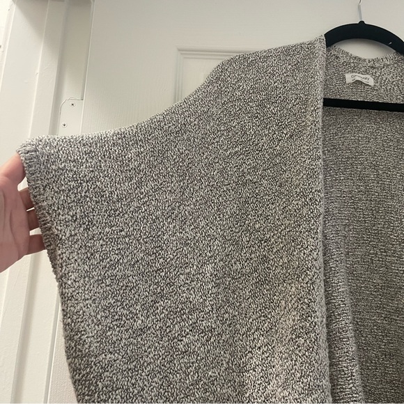Aritzia Community Grey Marled Sweater Cardigan Cape - Picture 5 of 10